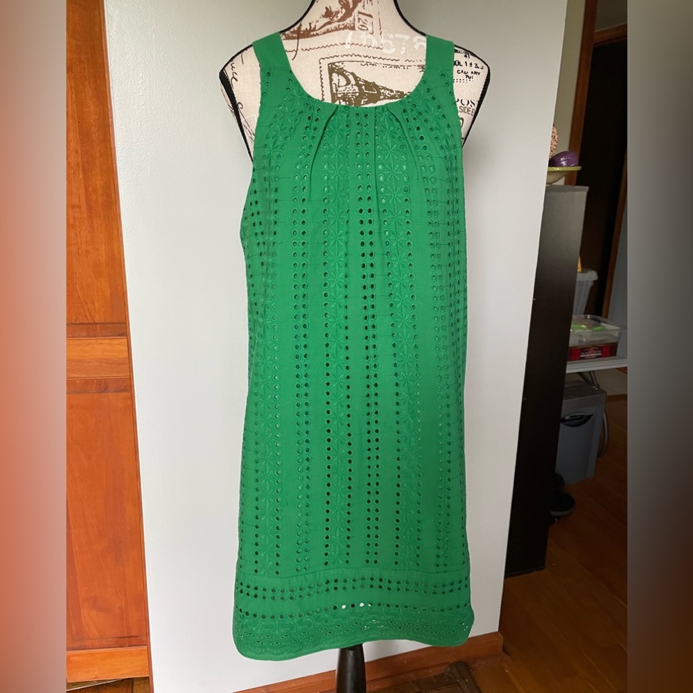 Isabel & Nina Eyelet Shift Dress, Size 6